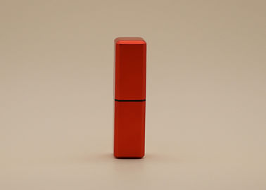 Lippenbalsam-Rohre 4.5g quadratische Form-Matts rote mit glatter schwarzer innerer Flasche