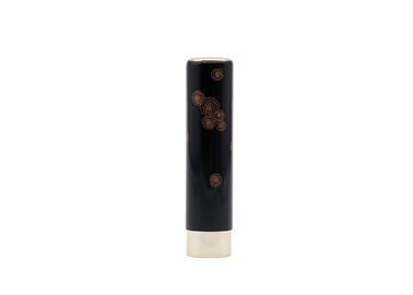 Schwarzes rundes Lippenbalsam-Behälter-Magnet-Druckknopf-Rohr mit Drucken